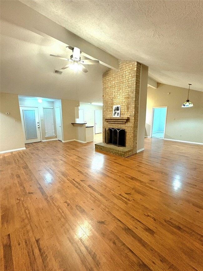 Building Photo - 1014 Stoneleigh Ct