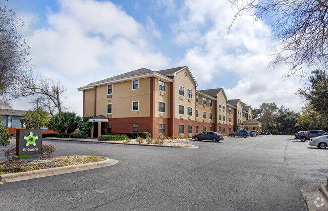 Building Photo - Furnished Studio-Pensacola - University Mall