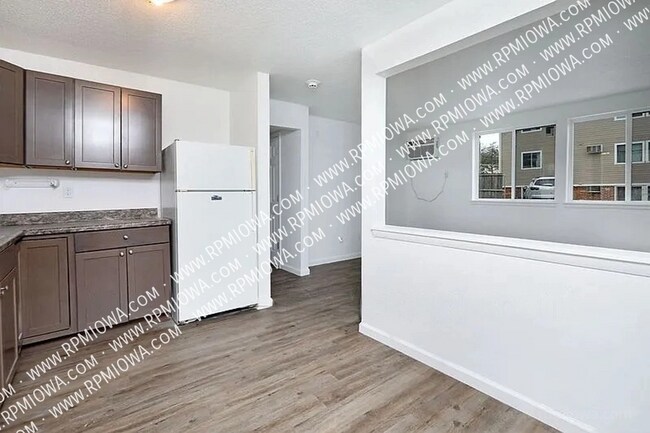Building Photo - AVAILABLE NOW!! 1 Bedroom, 1 Bathroom In D...