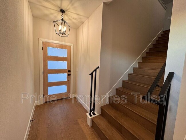 Building Photo - 1007 E Delmar Pl