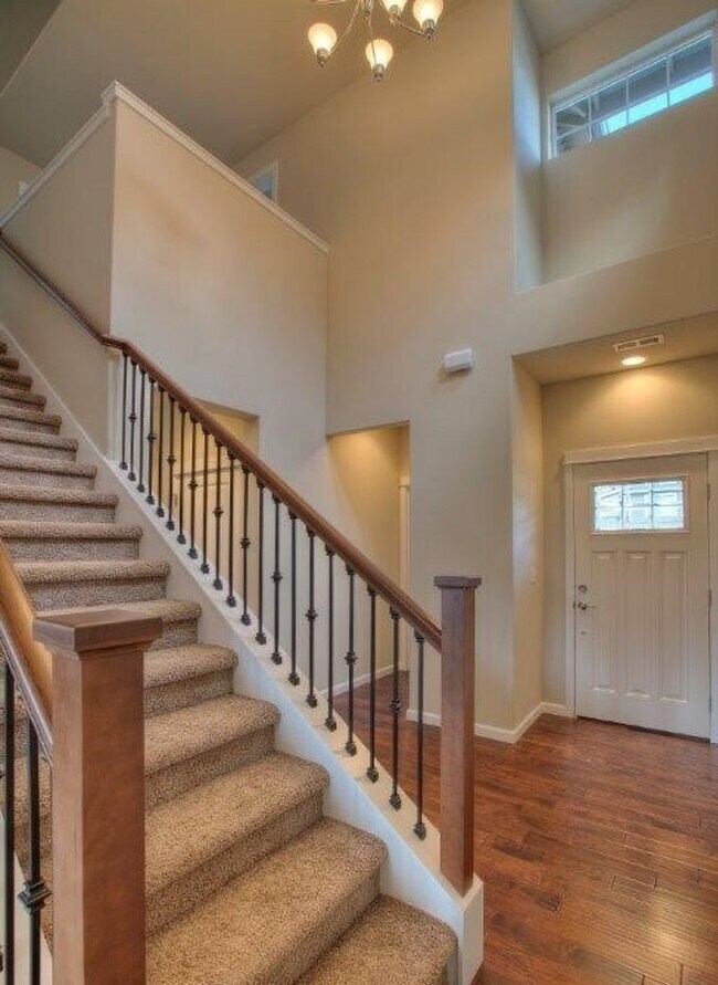 Foto del edificio - WELCOME HOME!!!! 5 Bedroom 2.5 Bath