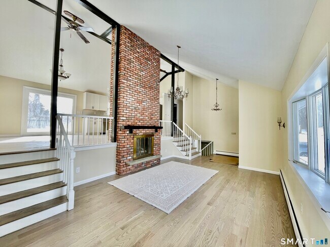 Foto del edificio - 62 Cambridge Dr