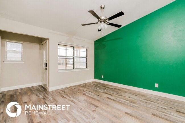 Building Photo - 1811 Mimosa Ave