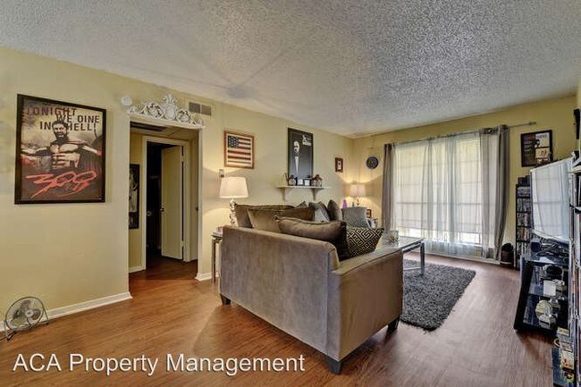 Foto del edificio - 9315 Northgate Blvd