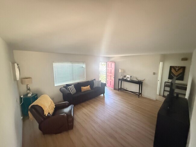 Foto del edificio - 2524 Erskine Creek Rd