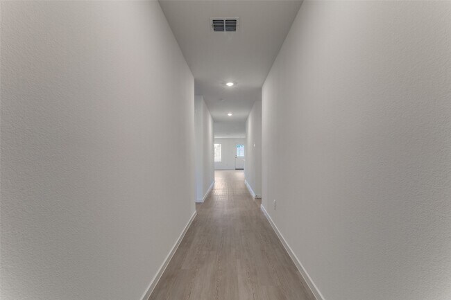 Foto del edificio - 4940 Springs Rd