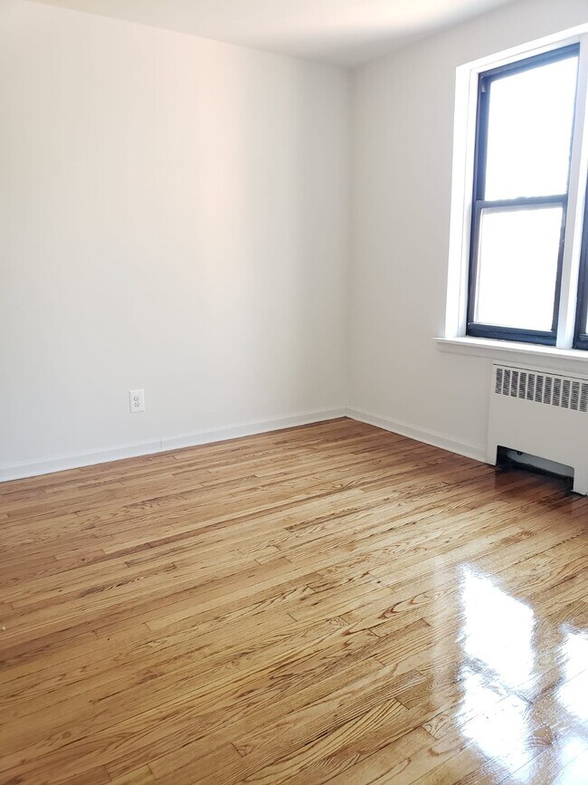 Foto del edificio - 6161 Dry Harbor Rd