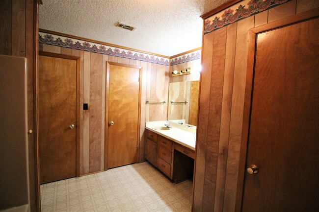 Building Photo - 10261 FM 161