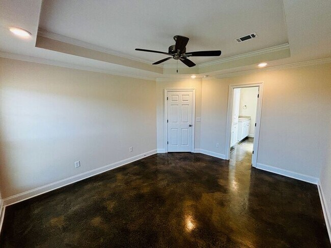 Building Photo - 224 Hemingway Cir