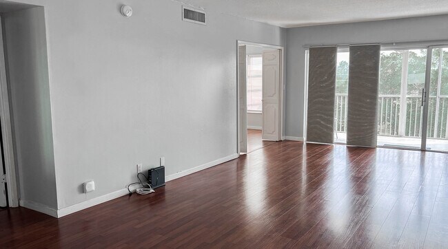 Foto del edificio - 2801 N Palm Aire Dr