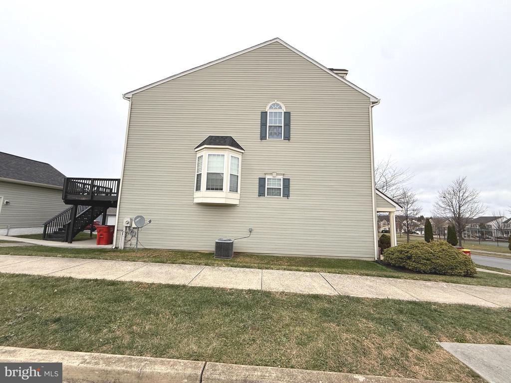 Building Photo - 60 Deerbrook Dr