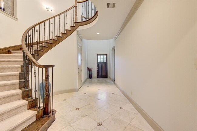 Building Photo - 23531 Bellina Dr
