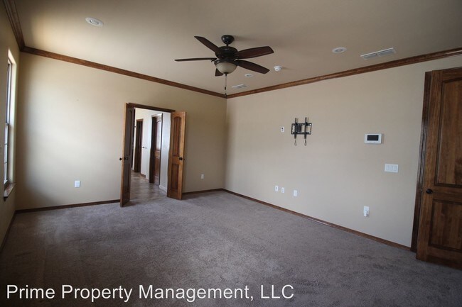 Building Photo - 4 br, 3 bath House - 601 Providence Circle