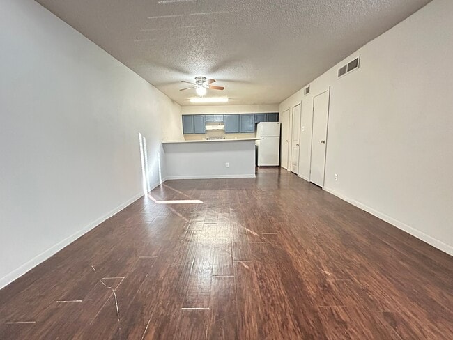 Foto del edificio - 10001 Westpark Dr