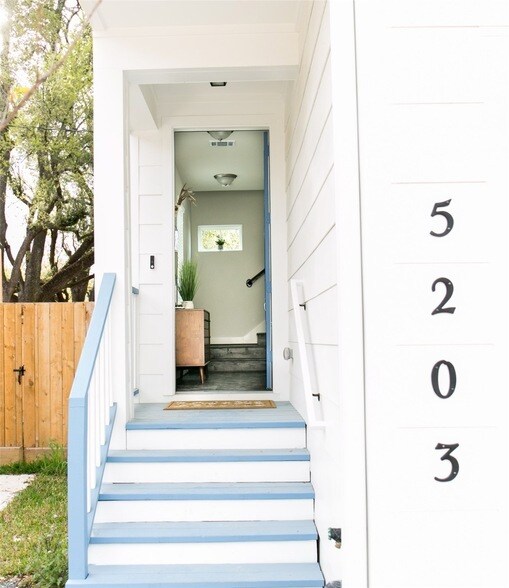 Foto del edificio - 5203 Burress Springs Ln