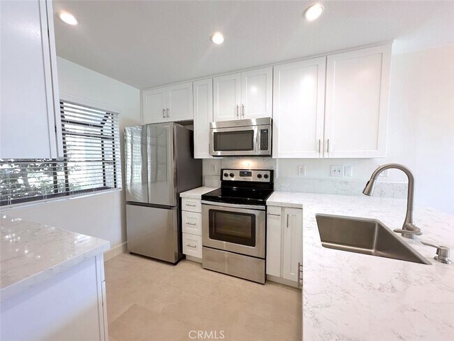Foto del edificio - 80 Lakepines-