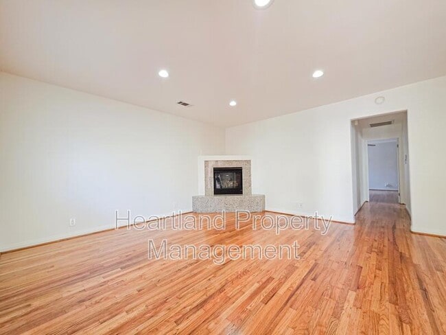 Building Photo - 949 Beryl St