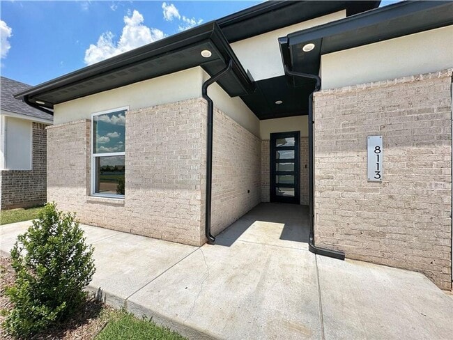 Foto del edificio - 3 Bed 2 Bath 2 Car in Twin Silos Addition Edmond, OK