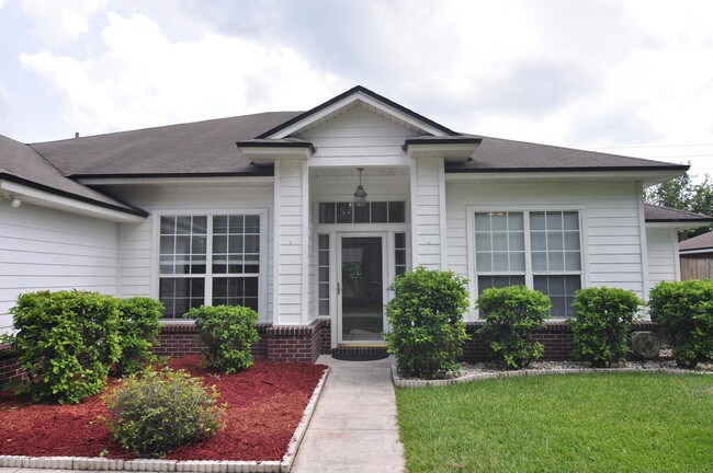 Building Photo - 825 Southern Belle Dr E