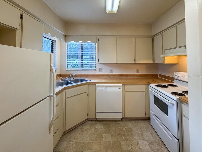 Foto del edificio - 4190 NW 85th Pl