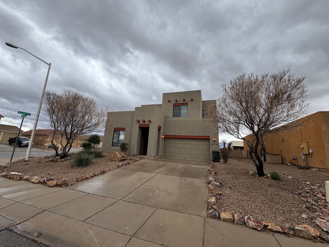 4BR/3BA/2.5CG, 2534 sq.ft. rental with DEN in Sierra Vista, AZ - 4BR/3BA/2.5CG, 2534 sq.ft. rental with DEN in Sierra Vista, AZ