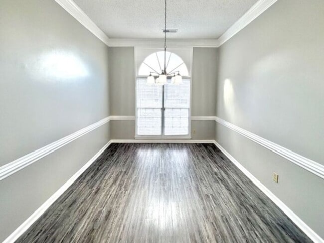 Foto del edificio - Cordova- 4 Bedroom 2 Bath Home-Spacious, Convenient Location