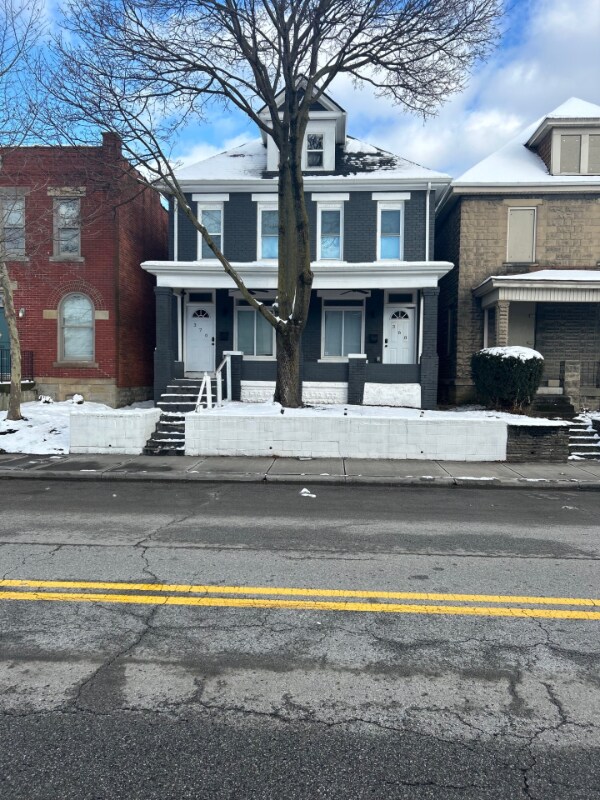 Foto del edificio - 368-370 St Clair Ave