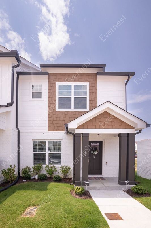 Foto principal - 2285 Bayport Ave