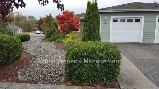 Foto del edificio - 2 bed, 2 bath, 1 car garage in a 4-plex, in Sequim