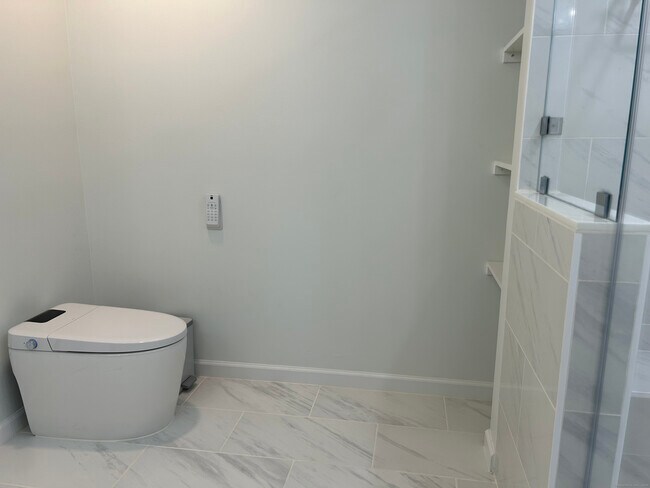 Building Photo - 1104 Eaton Ct