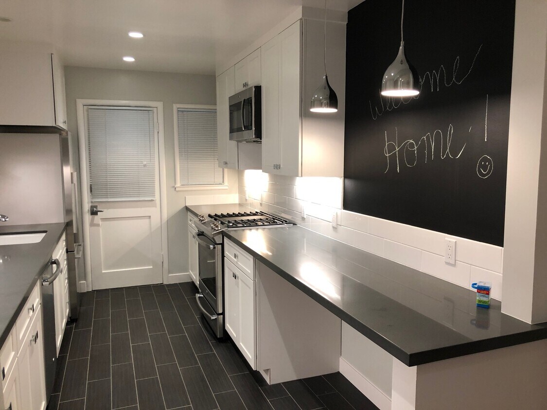 Menlo Pointe Apartments 950970 Crane St Menlo Park, CA Apartments