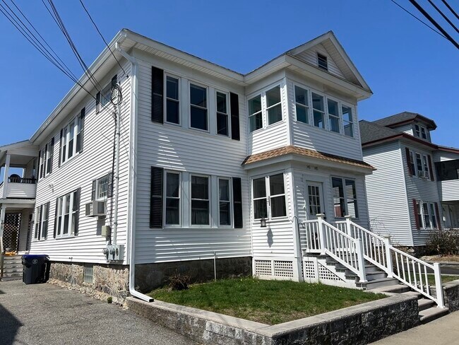 Building Photo - 148 Warwick St