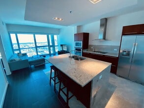 Building Photo - 4471 Dean Martin Dr