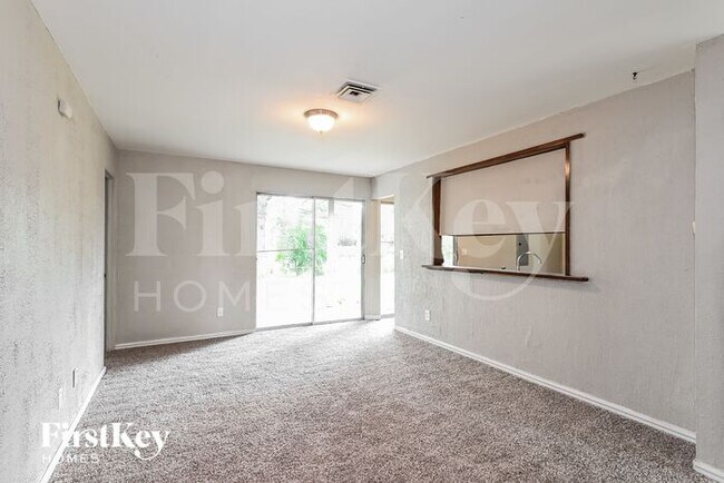 Foto del edificio - 3045 Kingsley Dr