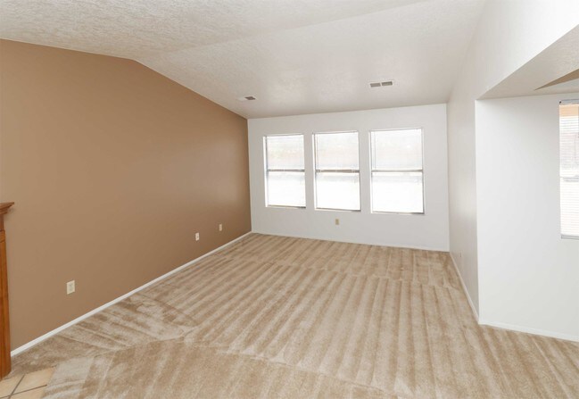 Foto del edificio - 6270 Weeping Willow Rd NE