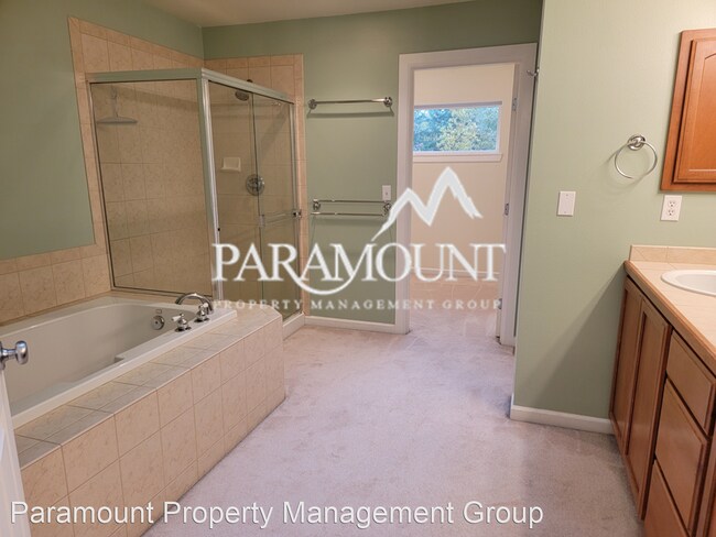 Building Photo - 4 br, 2.5 bath House - 7918 SE Yosemite Place