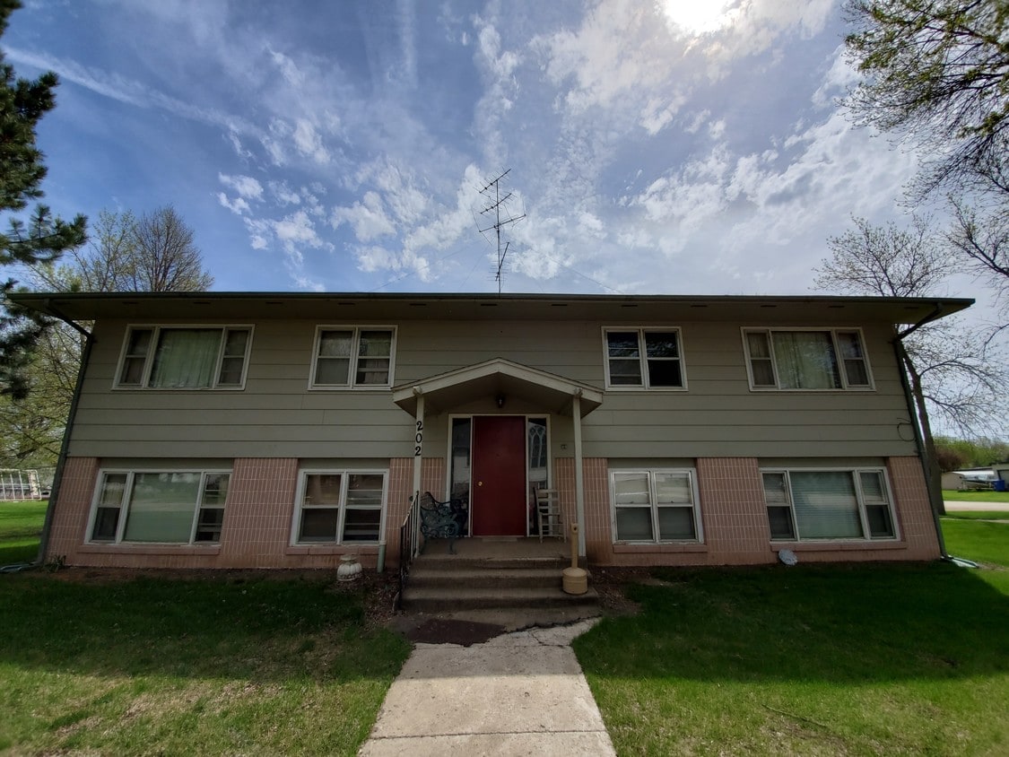 202 Lake Ave N, Lake Preston, SD 57249 Apartments in Lake Preston, SD