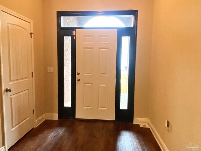 Building Photo - 8746 Bradfield Dr