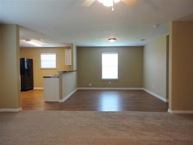 Foto del edificio - 7039 Rosebud Hollow Ln