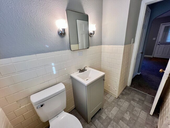 Foto del edificio - 2304 S Hall Rd