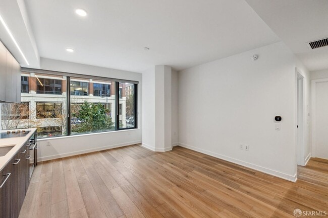 Building Photo - 280 Spear St