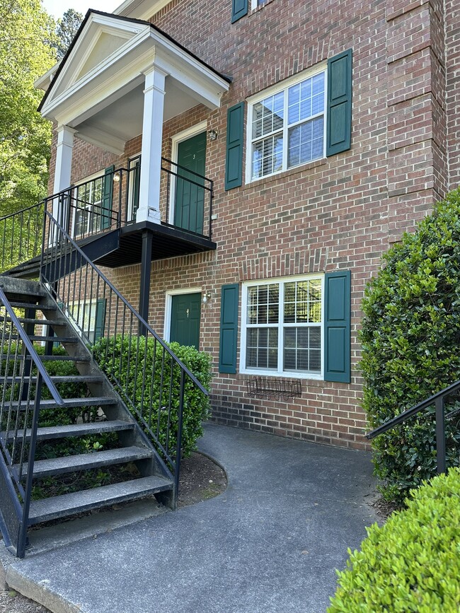 Building Photo - 100 WOODSTONE Dr