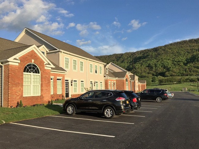 Building Photo - Fincastle Farms