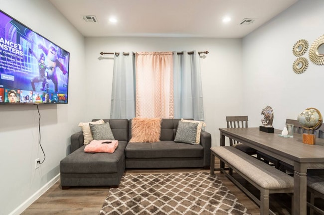 Building Photo - 135 Fabyan Pl