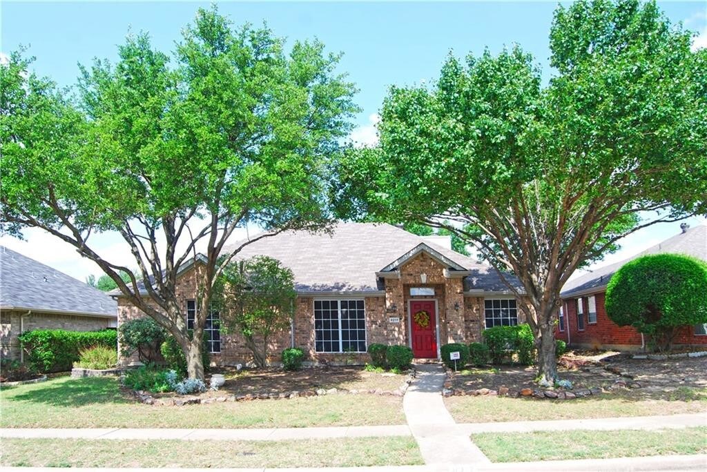 Foto principal - 8217 Burleigh St