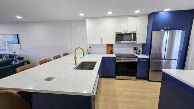 Building Photo - 3150 N Course Ln