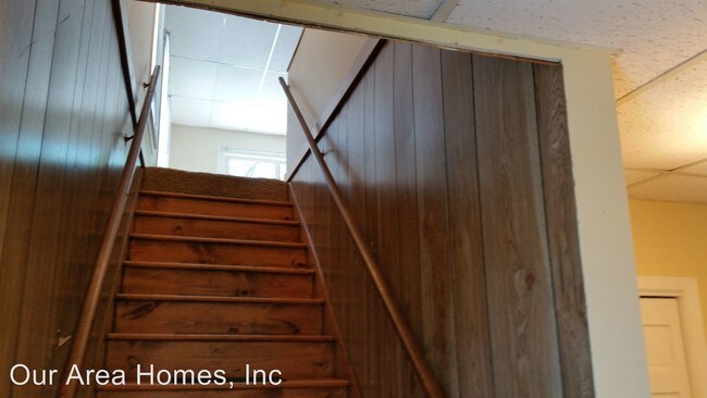 Building Photo - 2 br, 1 bath House - 829 Main St