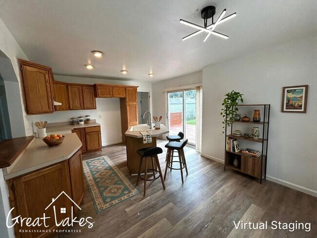 Building Photo - 21565 Blackmar Ave