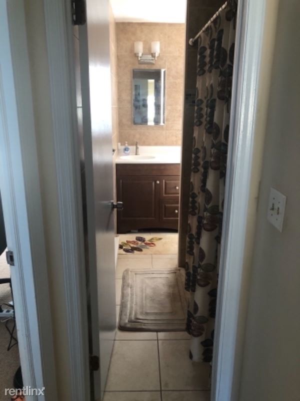 Building Photo - 2 br, 1.5 bath Townhome - 16 Donna Dr