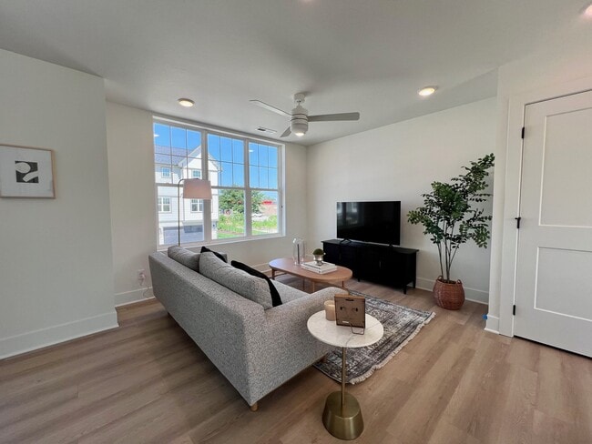 Building Photo - Walnut Crest Townhomes